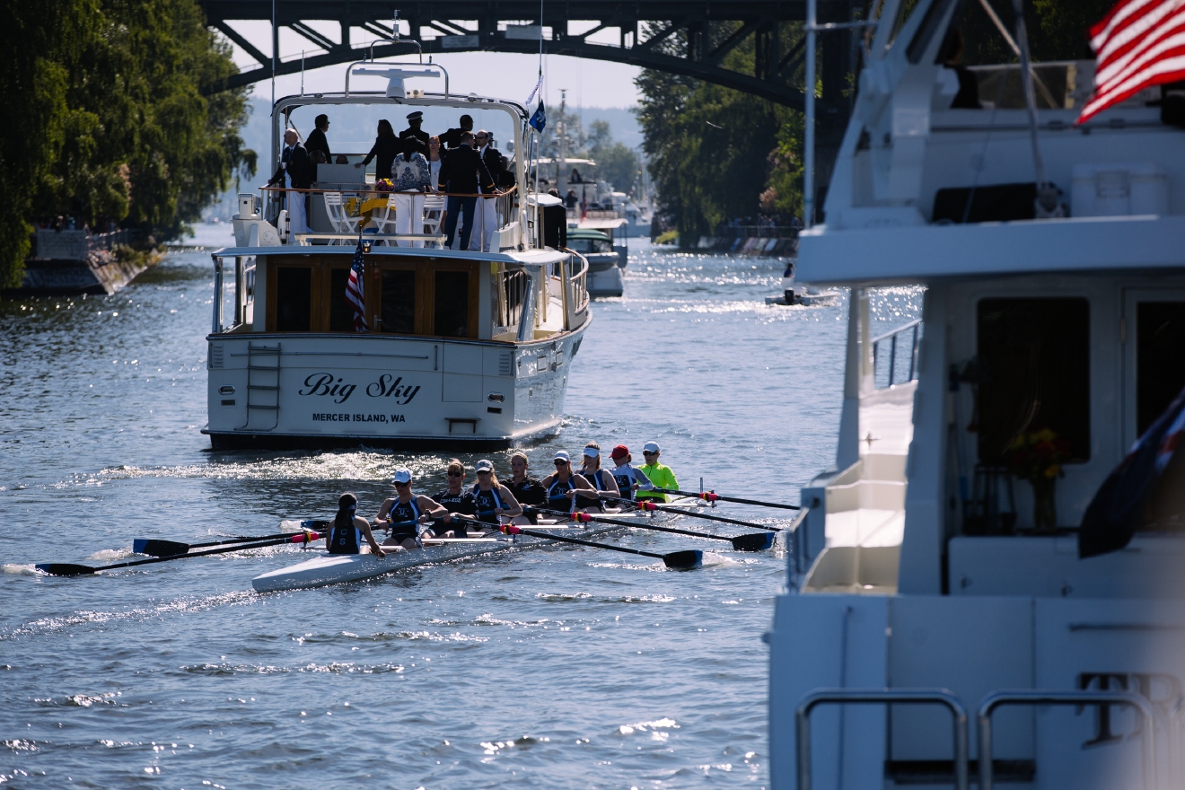 Photos Thousands come out for Seattle Yacht Club's Opening Day