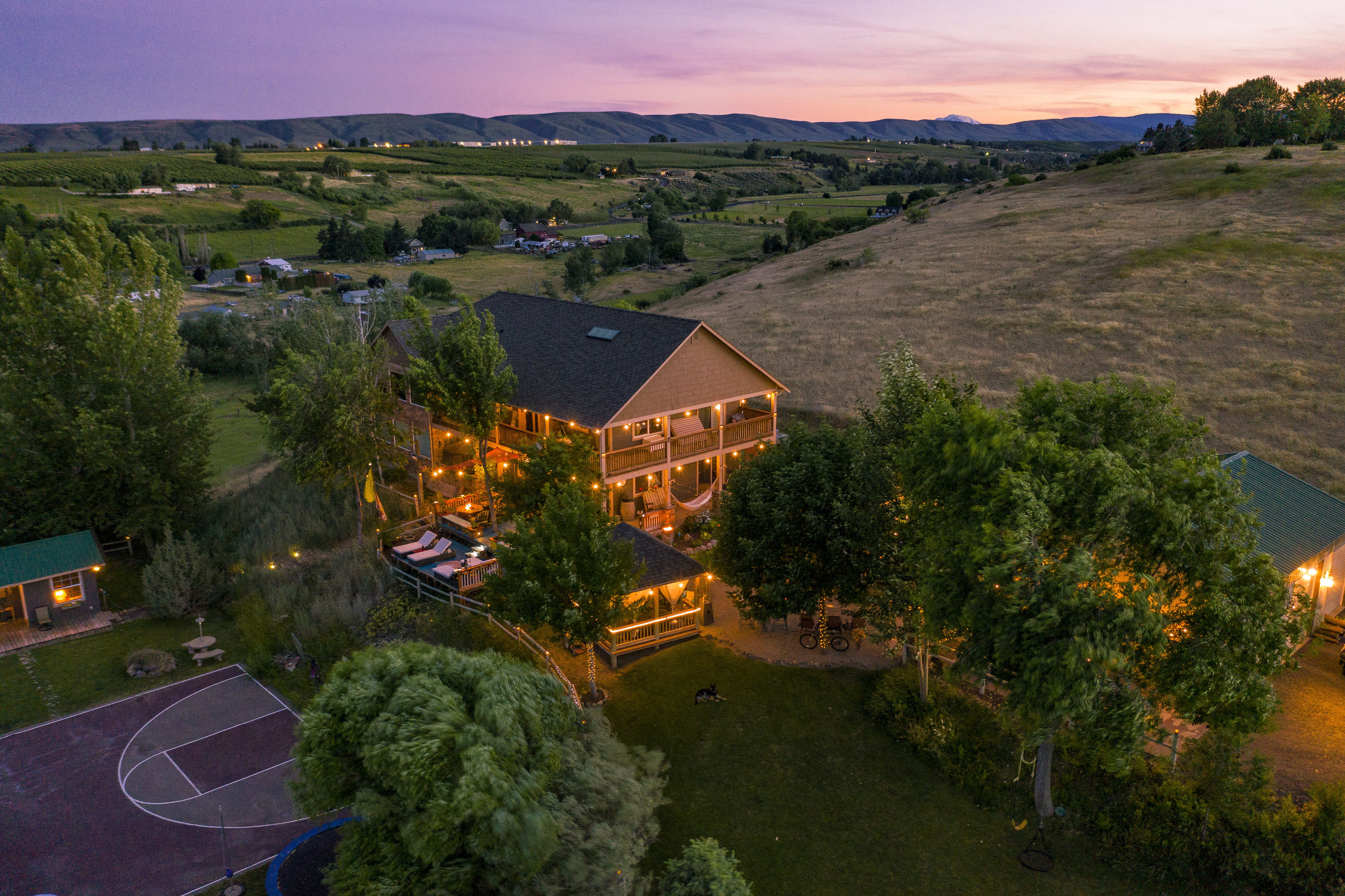 Photos Cabin Life is actually Luxury Life with this 799k Yakima