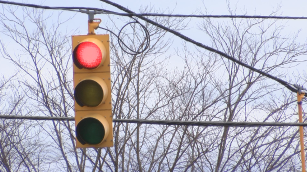 New law makes malfunctioning traffic lights fourway stops WPBN