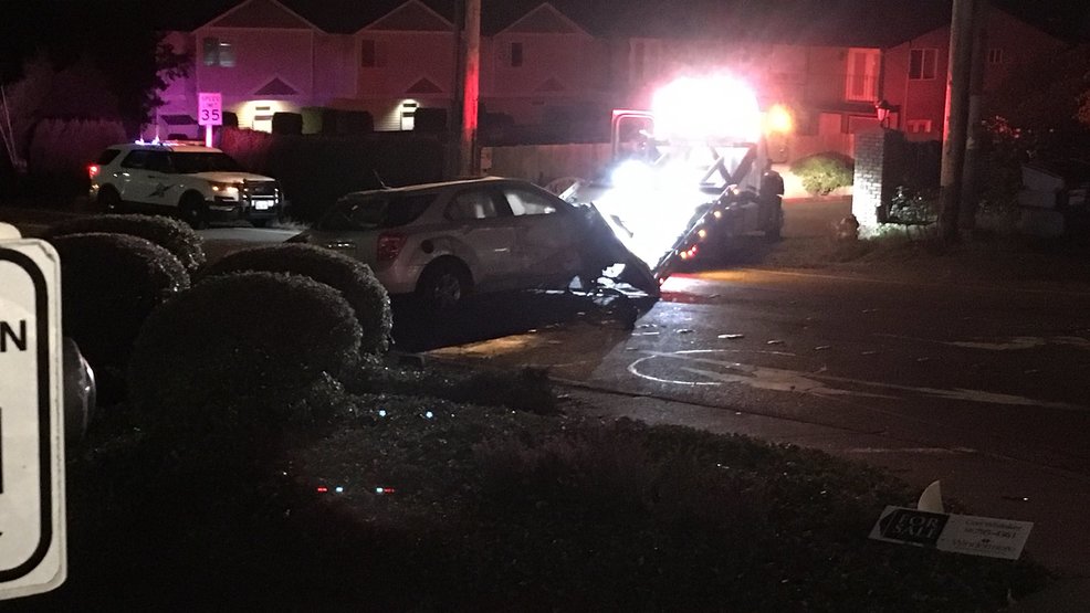 Driver killed in 2car crash overnight in Lynnwood KOMO