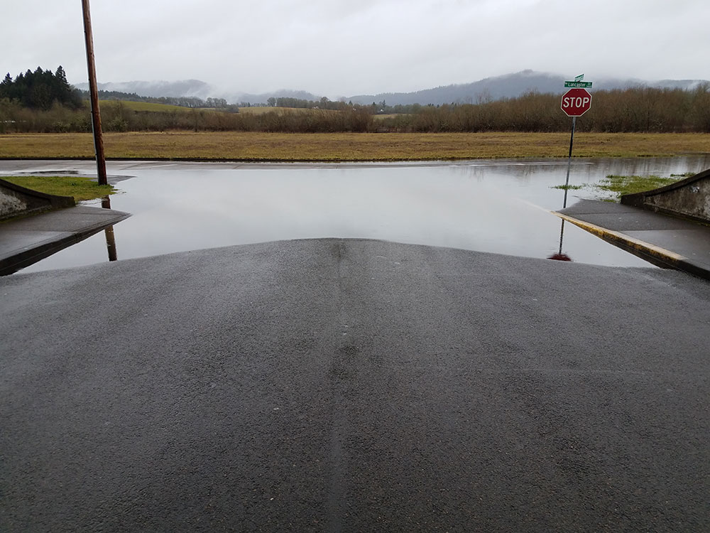 Heavy rain floods some Corvallis streets KVAL