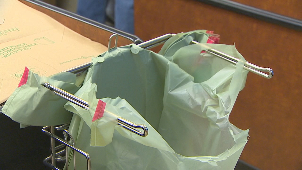 Oregon lawmakers pass ban on plastic bags | KTVL