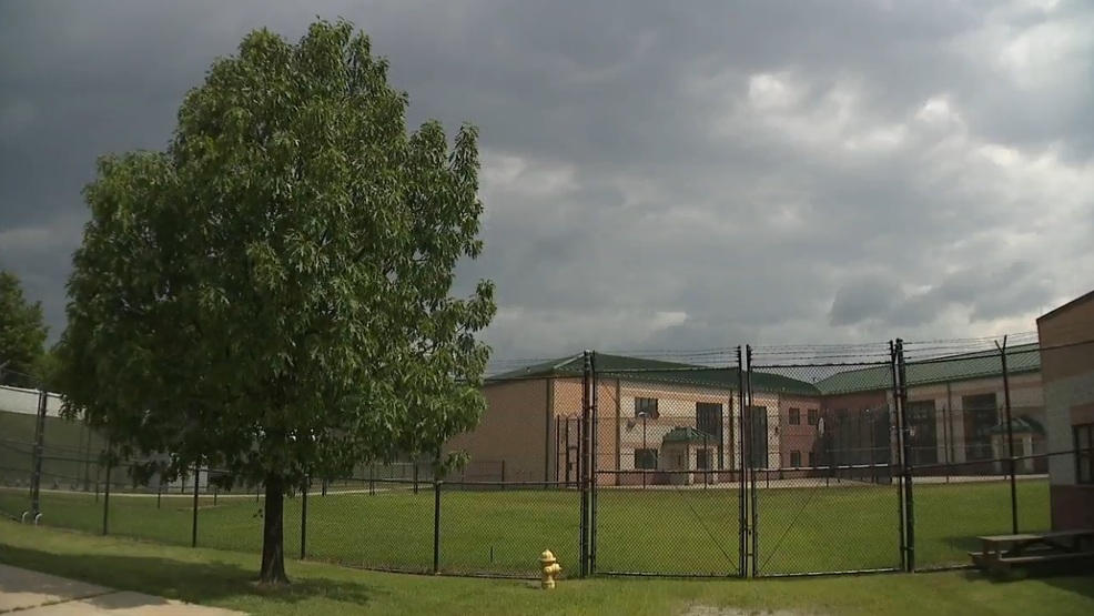 Congressmen visit Maryland jail where migrant parents held WBFF