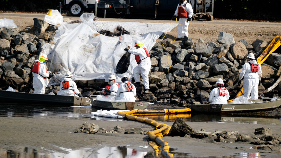 California Oil Spill AP21277693798452.jpg