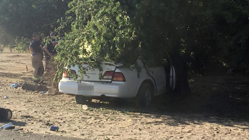 One killed, one injured in car crash near Kerman KMPH