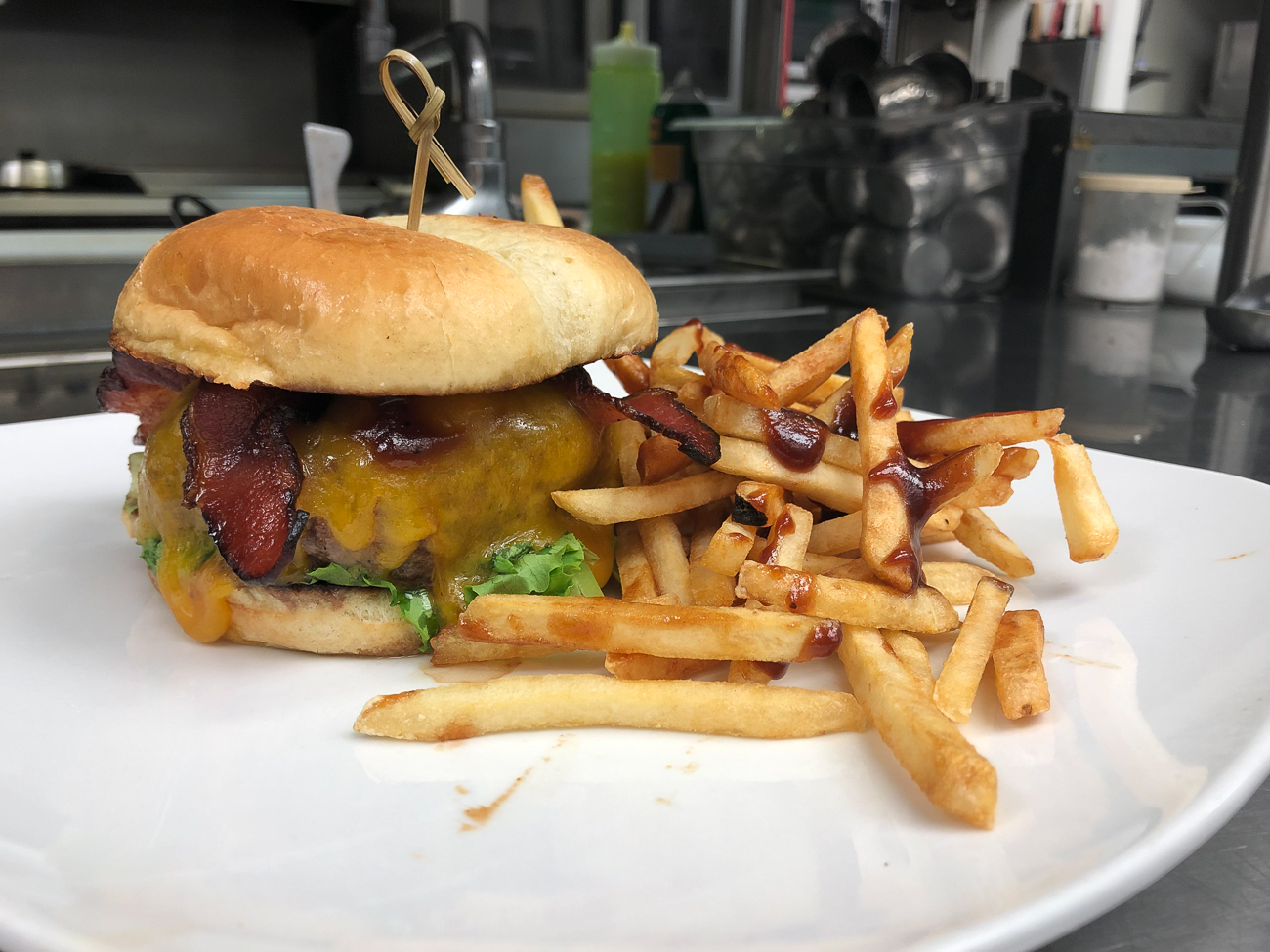 If You Go The Coach House Tavern, Get This Secret OffMenu Burger