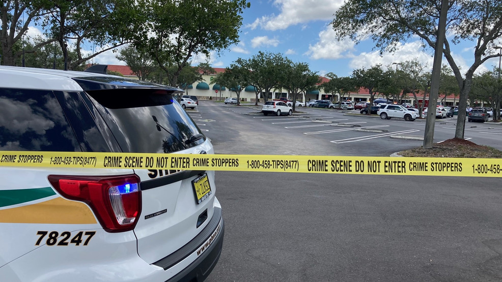 3 dead - including child - following Florida supermarket shooting