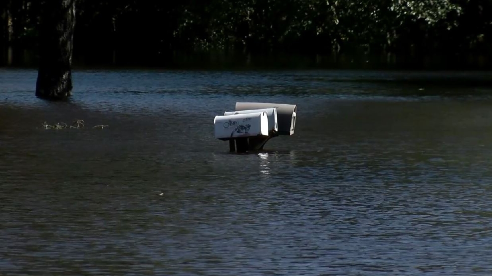 Floodwaters, river levels rising near Galivants Ferry; residents flee
