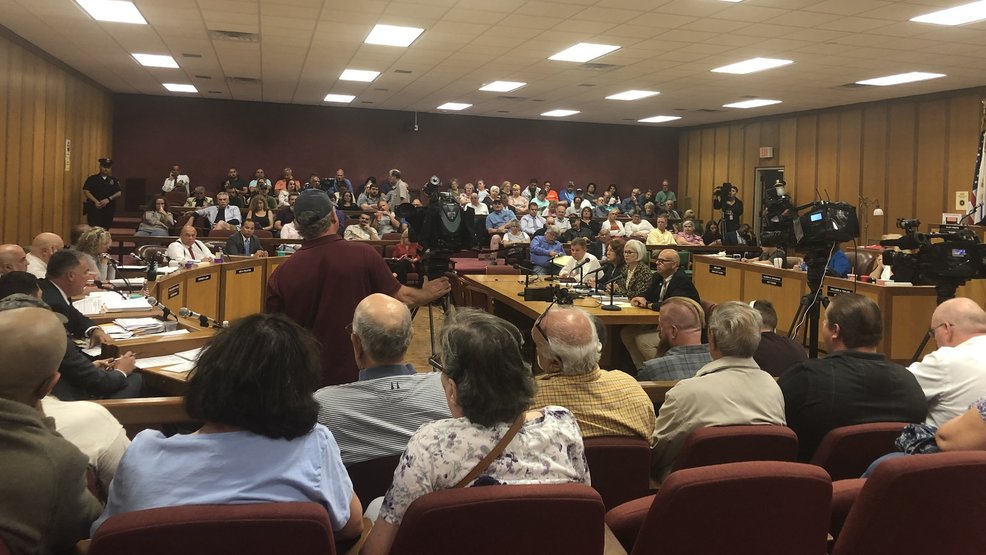 Fall River City Council Votes 8 1 To Temporarily Remove Correia As Mayor Wjar