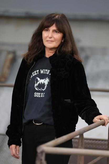 Viard S Debut At Chanel Ready To Wear Is Crashed By Comedian Wpbn